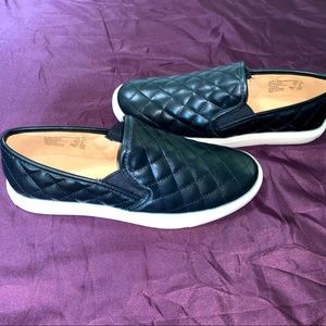 Women’s size 10 slip on shoes